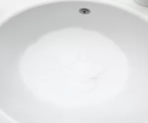Pianka do czyszczenia umywalki